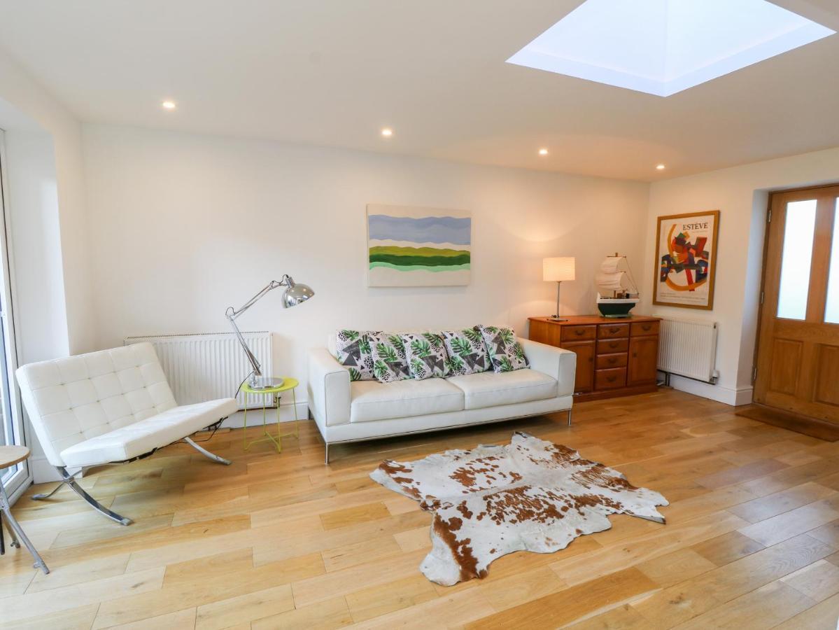 Dovedale Villa Райд Екстериор снимка