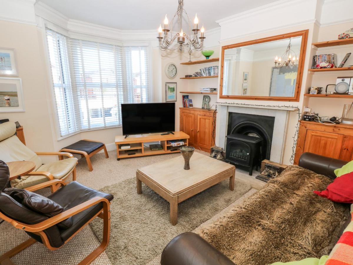 Dovedale Villa Райд Екстериор снимка