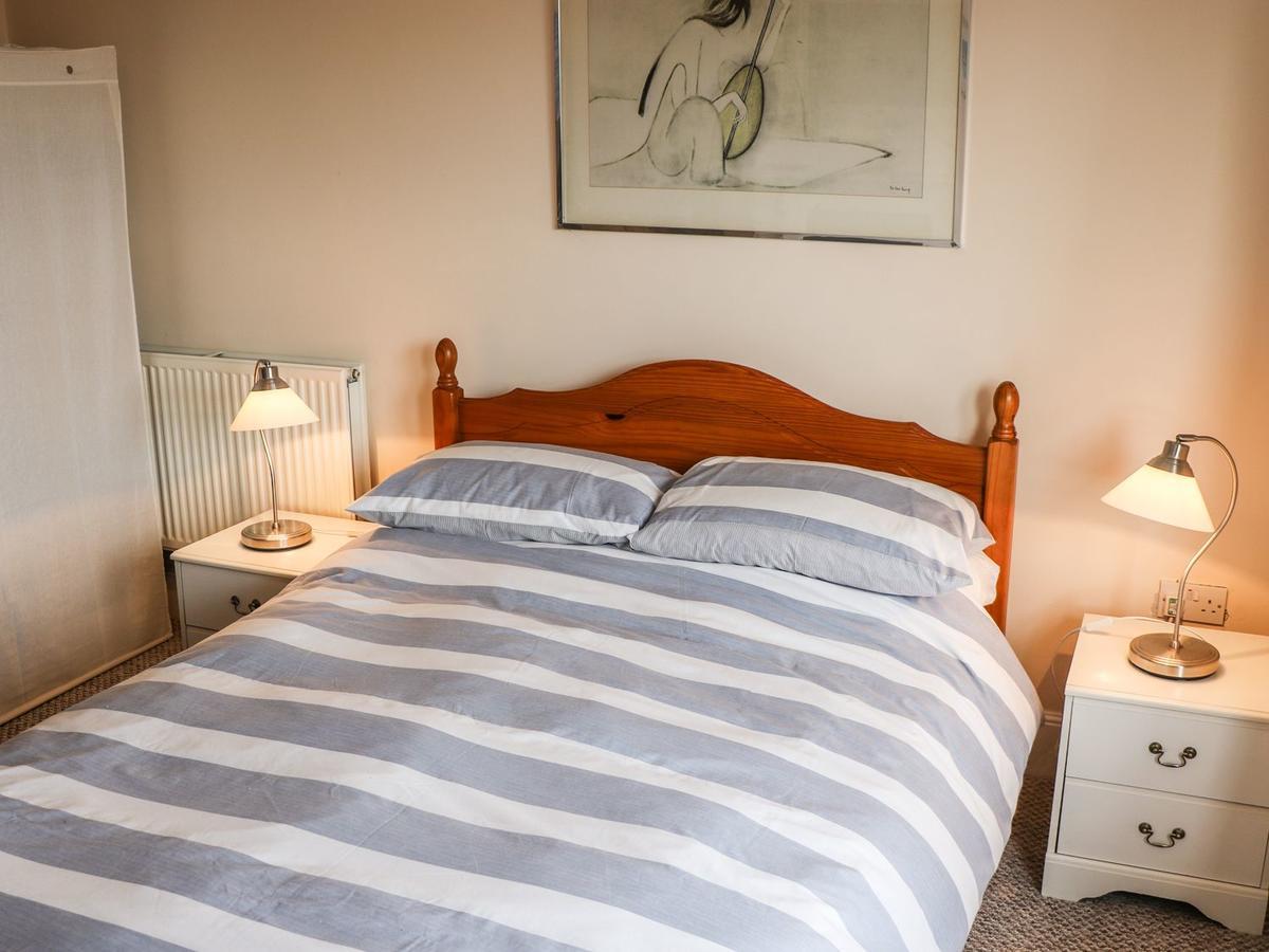 Dovedale Villa Райд Екстериор снимка