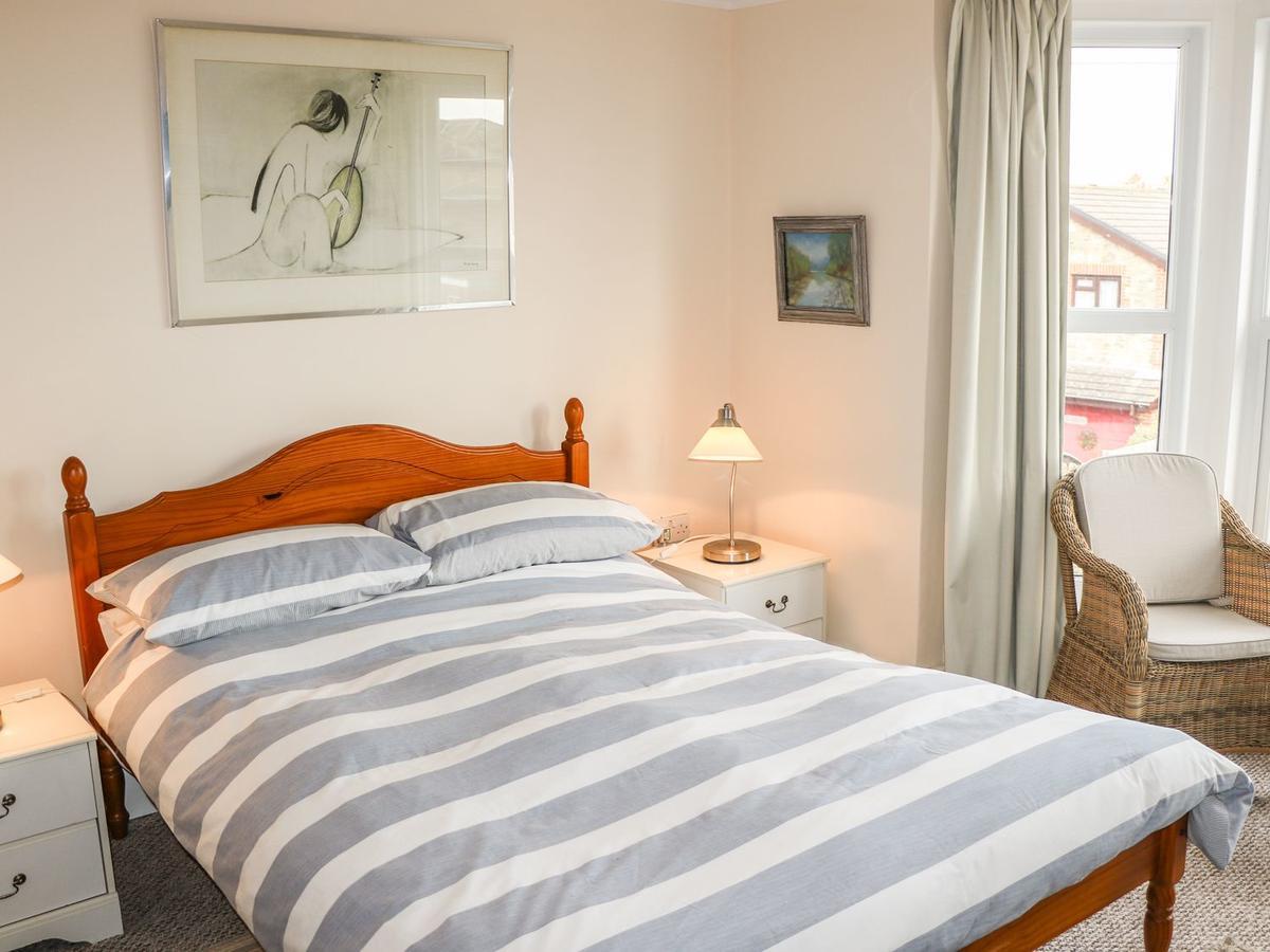 Dovedale Villa Райд Екстериор снимка